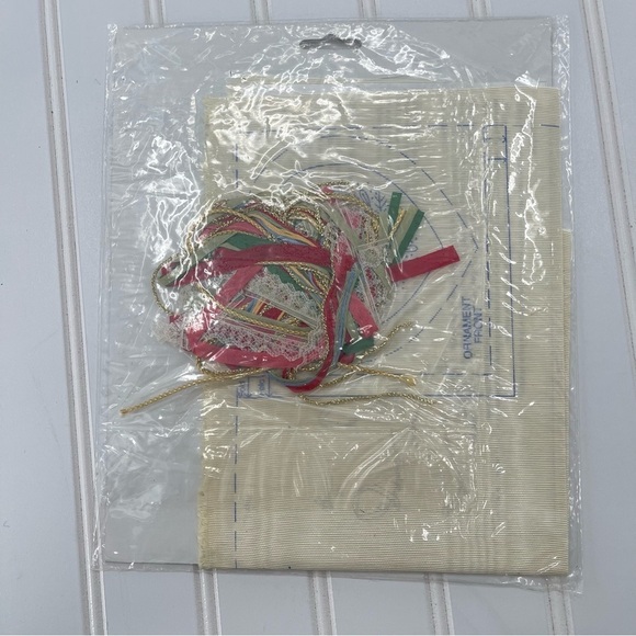 Bucilla Silk Ribbon Embroidery 83290 Happy Holidays Kit 3 Pieces New Unopened - Picture 7 of 7